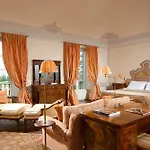 Gallery Art - Lungarno Collection 4*