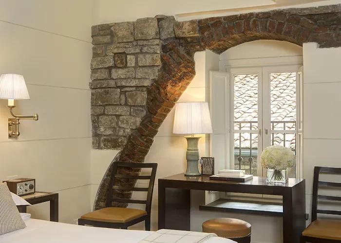 Gallery Art - Lungarno Collection