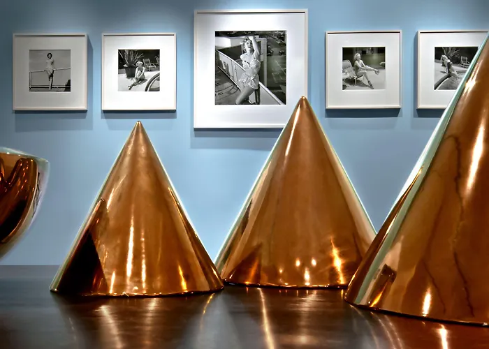 Gallery Art - Lungarno Collection